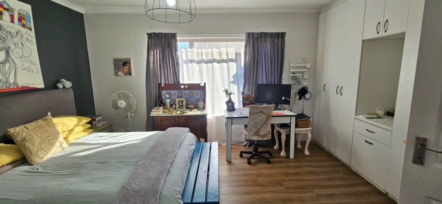 5 Bedroom Property for Sale in Franskraal Western Cape